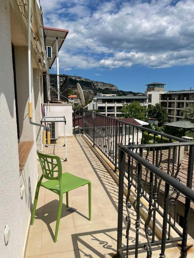 Sea View Apartment Baltsjik Eksteriør bilde