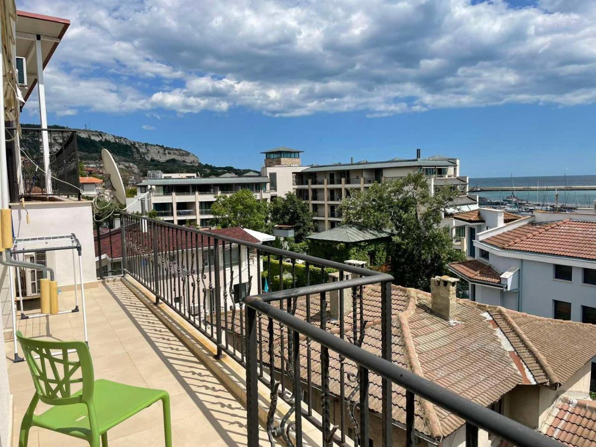 Sea View Apartment Baltsjik Eksteriør bilde